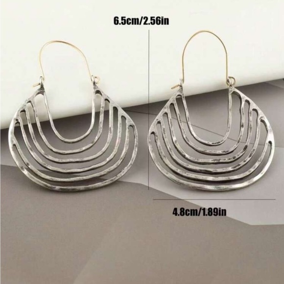 Anthropologie Silver Hammered U-Shape Crescent Earrings Boho Chic Statement - Picture 4 of 4